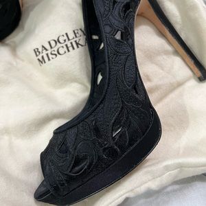 Badgley Mischka black peep toe heel